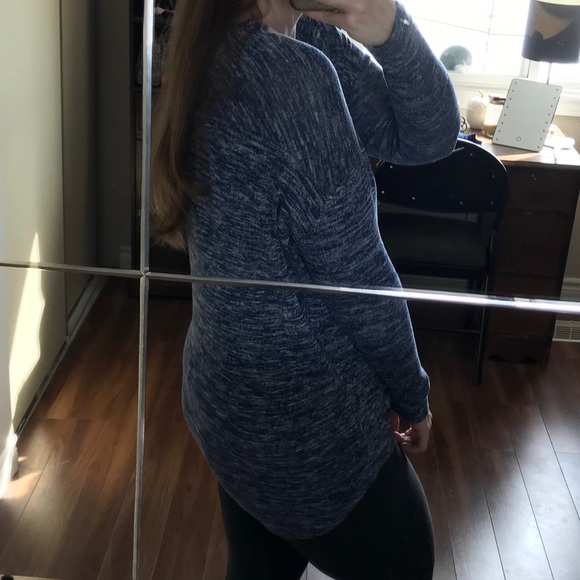 Large blue long sleeved top - Picture 2 of 5